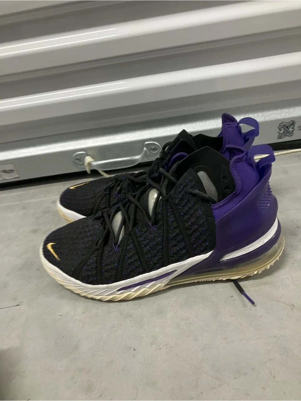 Nike Lebron 18 Lakers